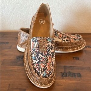 Ariat cruisers Women’s Brown and Patterned Loafers